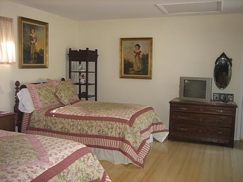 Spring Motor Inn Fort Edward Room photo